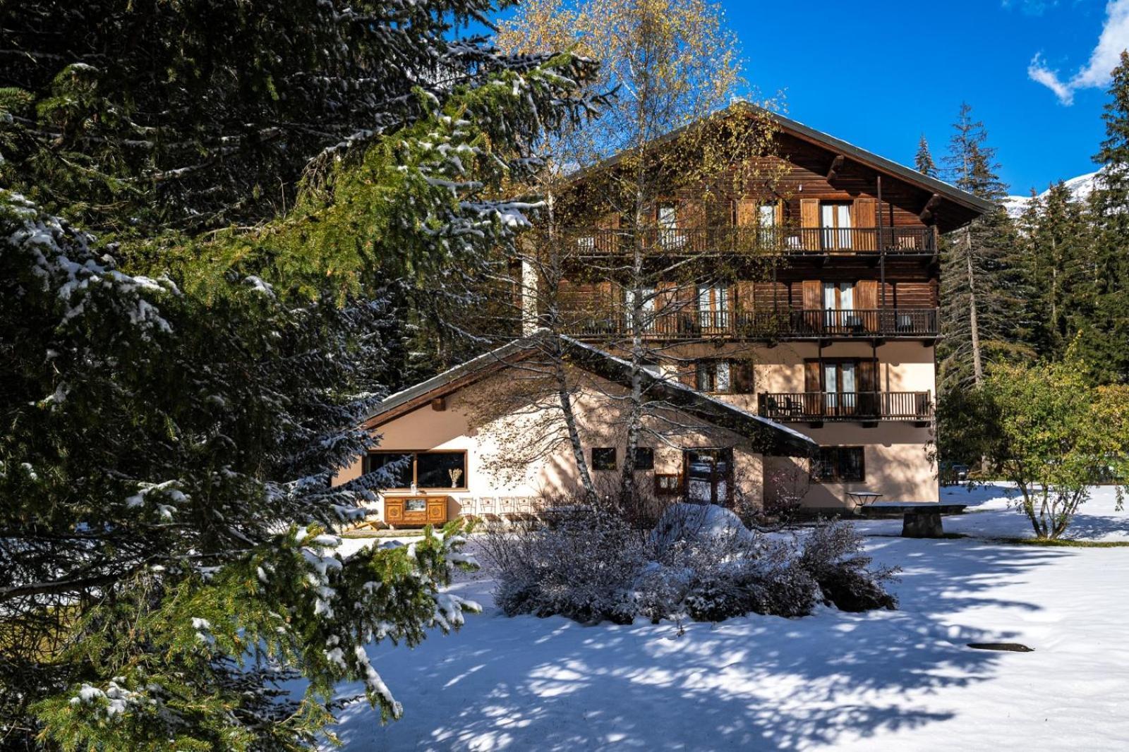 Alpine Forest Hotel Champoluc Exterior photo