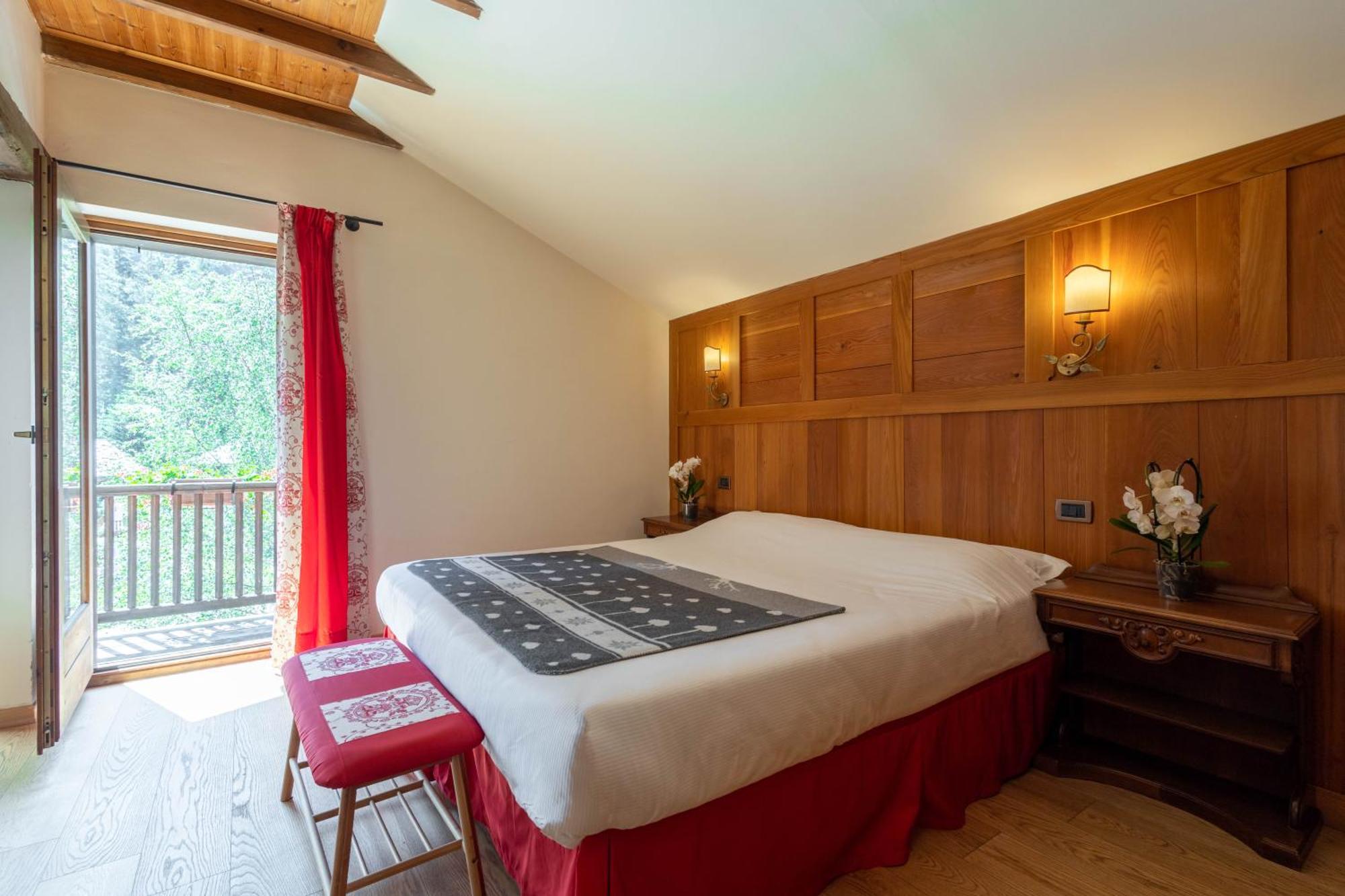 Alpine Forest Hotel Champoluc Exterior photo