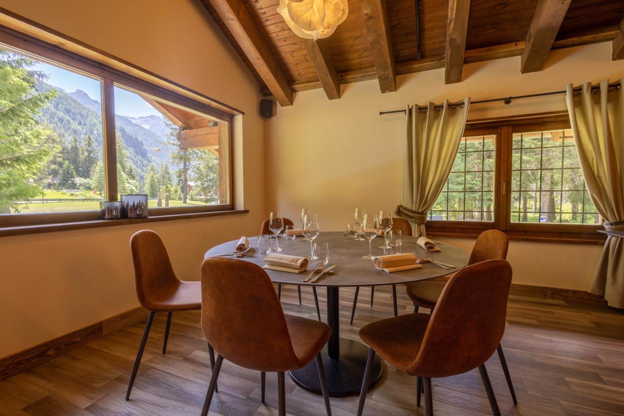 Alpine Forest Hotel Champoluc Exterior photo